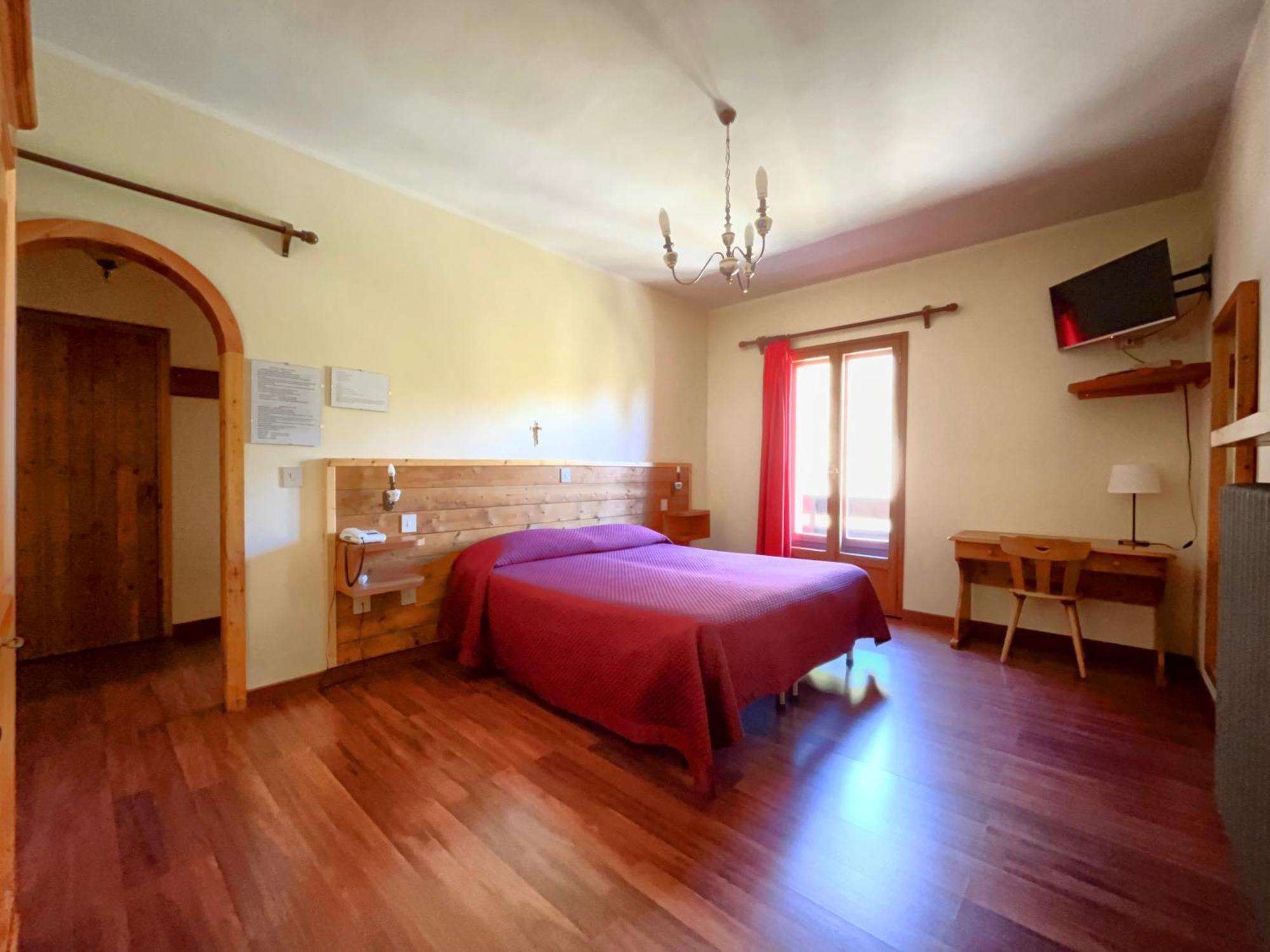 Hotel Garni Mille Pini Сканно Экстерьер фото