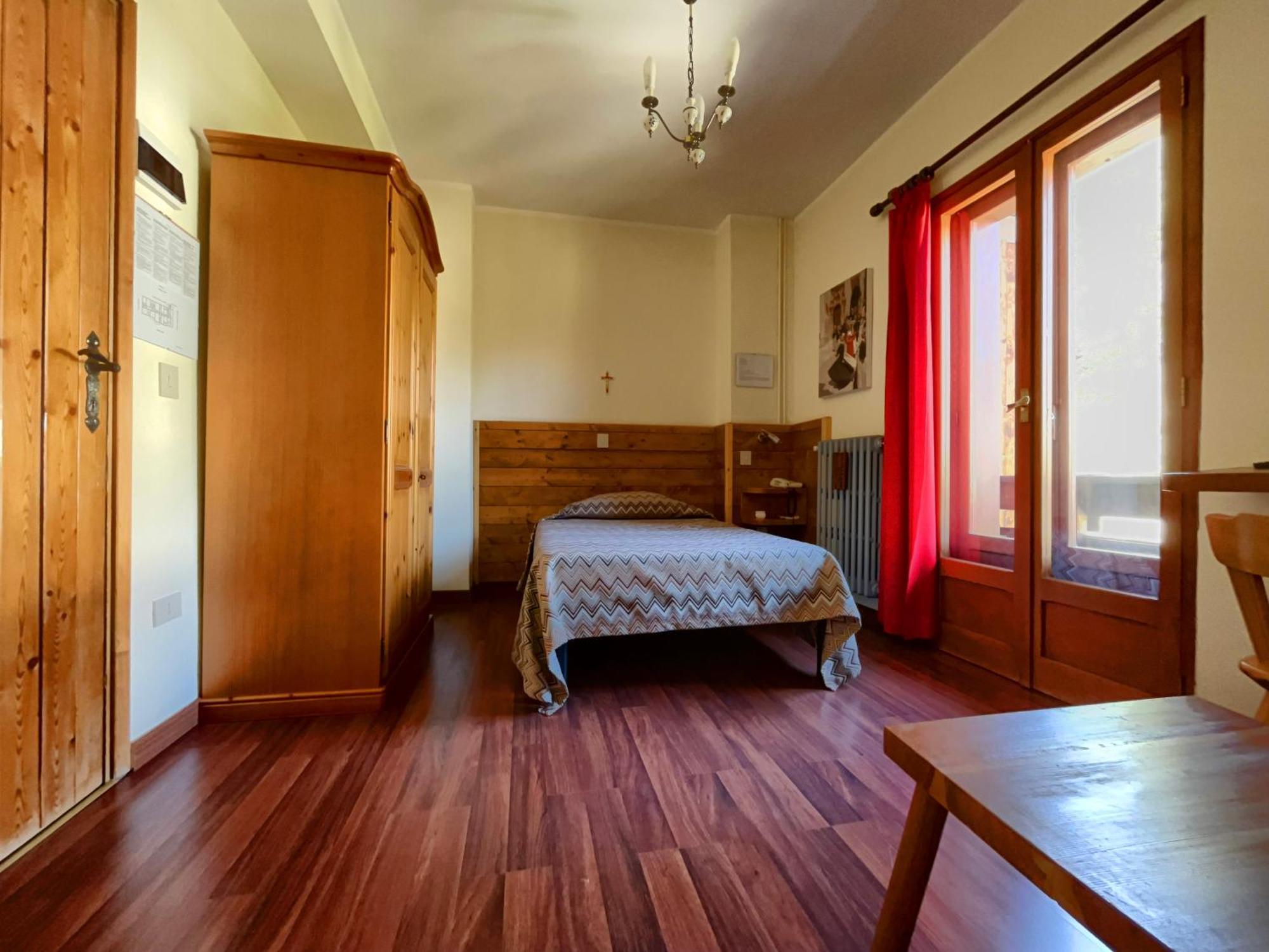 Hotel Garni Mille Pini Сканно Экстерьер фото